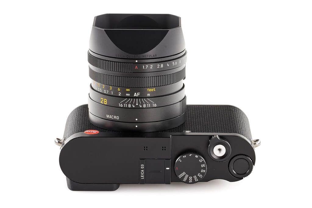 Leica Q3 19080 - like new with one year guarantee