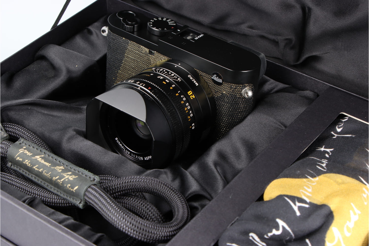 Leica Q2 DAWN by SEAL (19069)