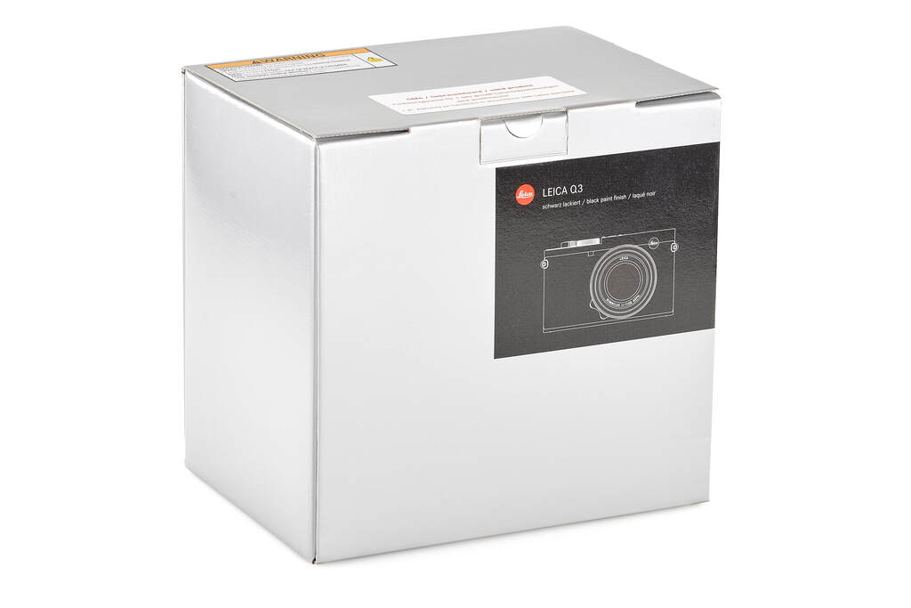Leica Q3 19080 - like new with one year guarantee