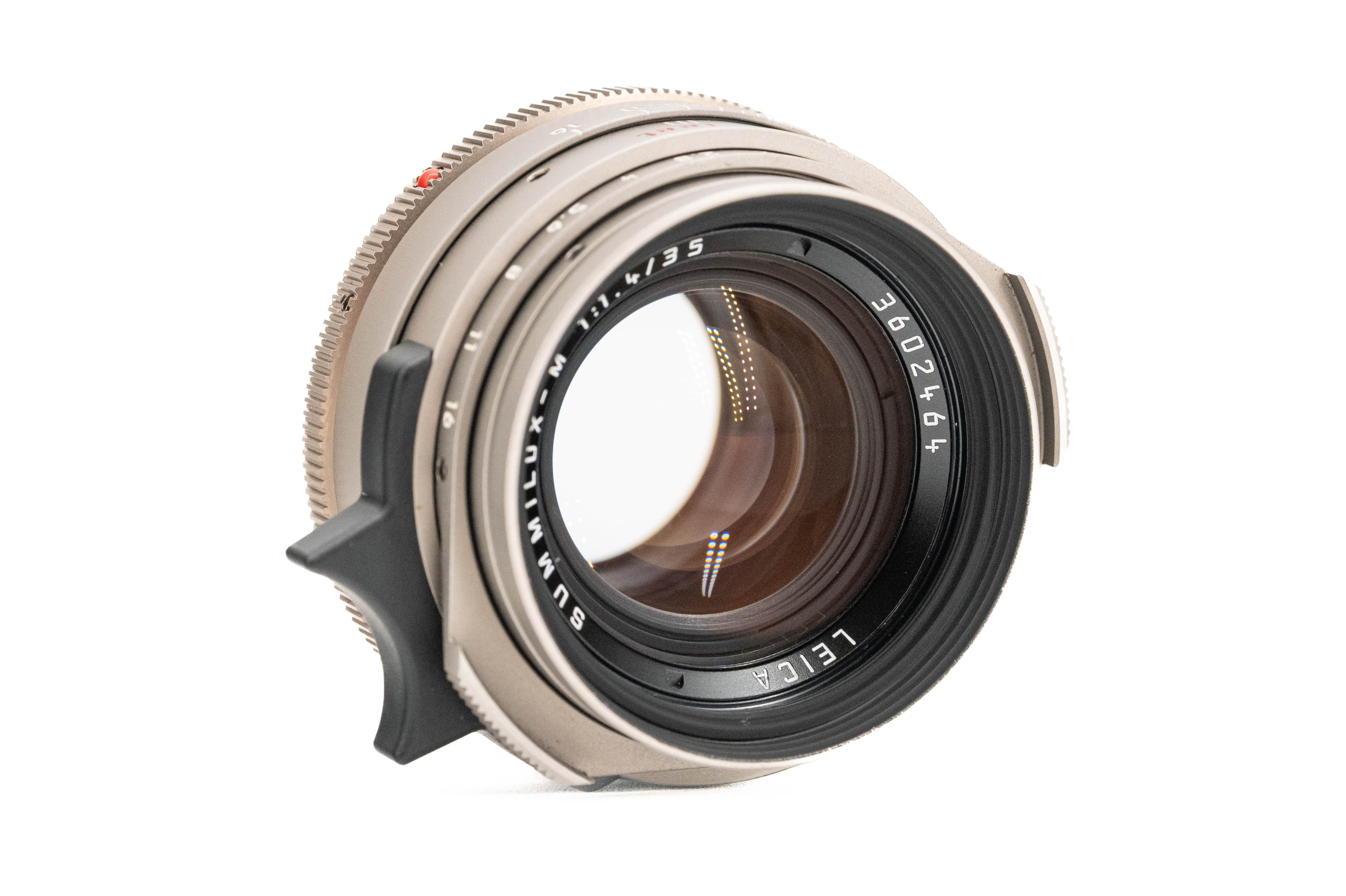 Leica Summilux-M 35mm f/1.4 V2 Titanium 11860