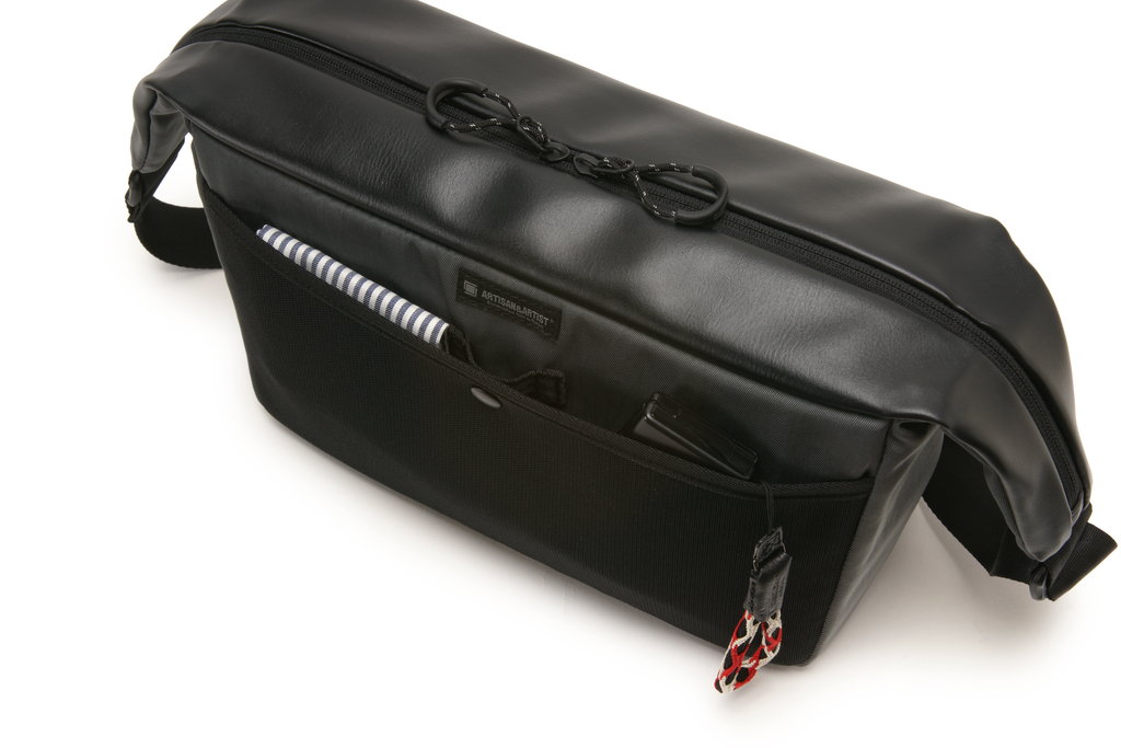 Artisan&Artist PVC leather/Nylon bag ACAM BS0002 BKGY