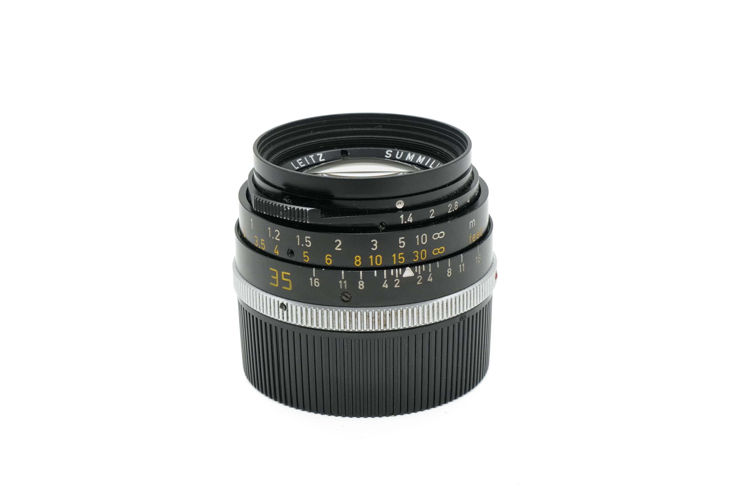 Leica Summilux-M 35mm f:1.4, black. Leica Summilux-M 35mm f:1.4, black.