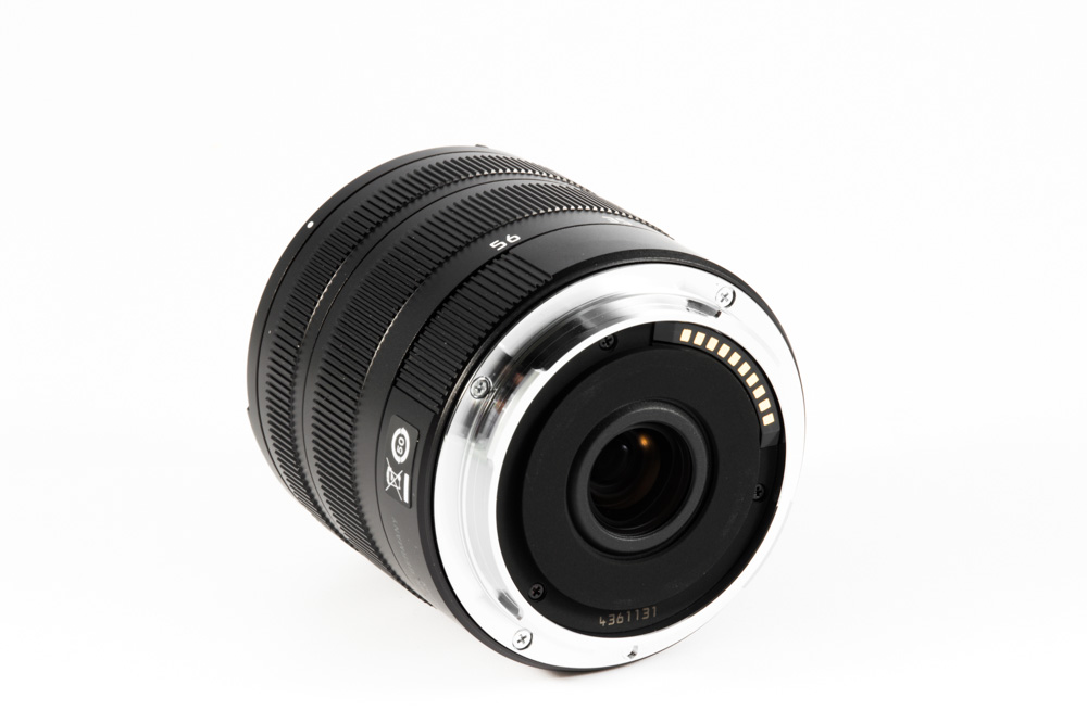 Leica Vario-Elmar 1:3.5-5.6/ 18-56mm black. Leica Vario-Elmar 1:3.5-5.6/ 18-56mm black.