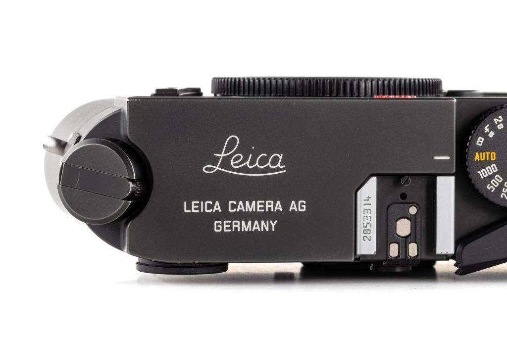 Leica M7 black à la carte green