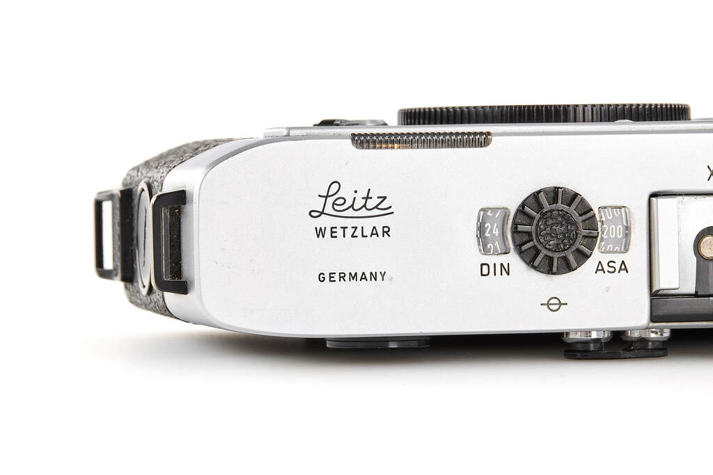 Leica M5 chrome 2-lug