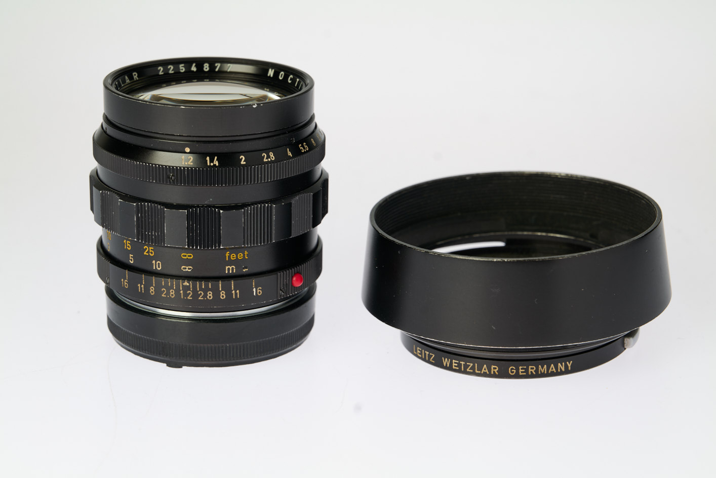 LEITZ NOCTILUX 1,2/50mm with lens hood