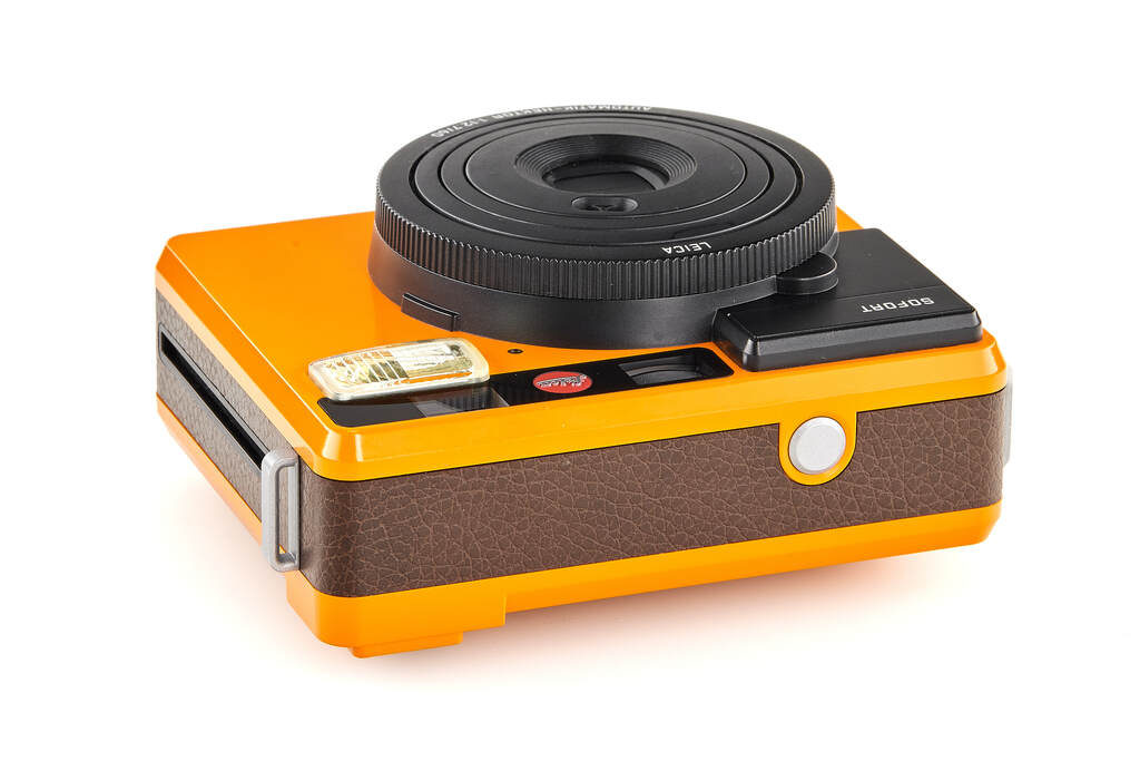 Leica Sofort 19102 Orange - with 1 year guarantee