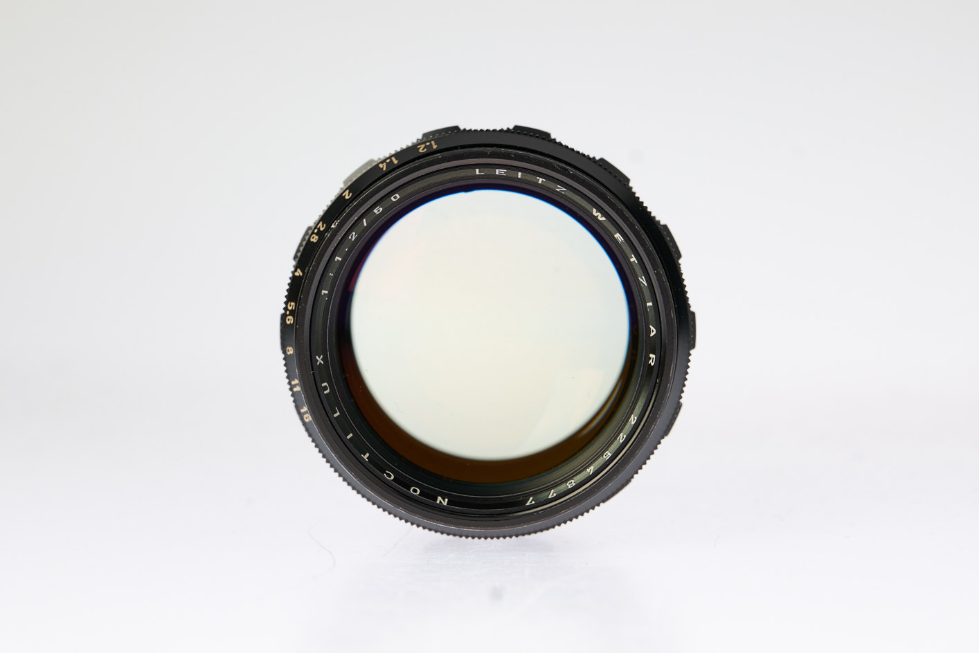 LEITZ NOCTILUX 1,2/50mm mit Gegenlichtblende