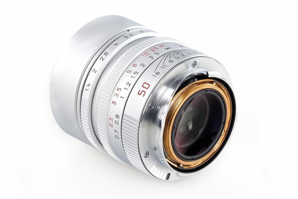 Leica Summilux-M 11717 'Portugal' 1,4/50mm chrome ASPH. 6-bit - with 2 years guarantee Leica Summilux-M 11717 'Portugal' 1,4/50mm chrome ASPH. 6-bit - with 2 years guarantee