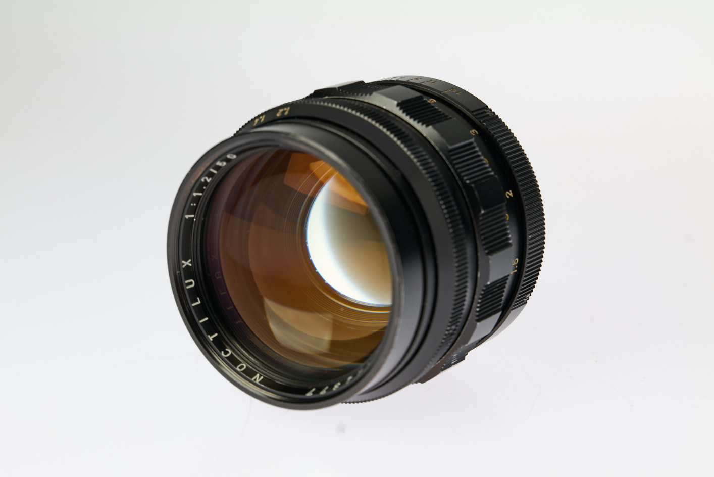 LEITZ NOCTILUX 1,2/50mm mit Gegenlichtblende