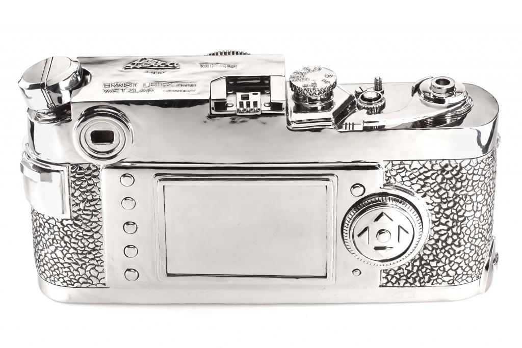 Liao Yibai "Fake Leica" Sculpture Liao Yibai "Fake Leica" Sculpture