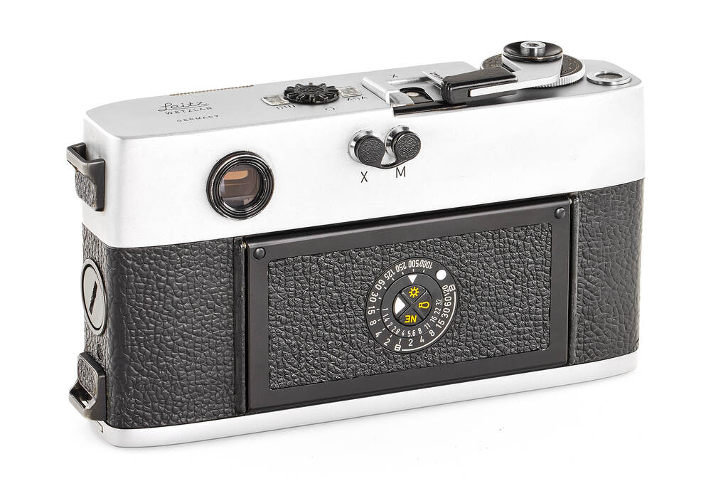 Leica M5 chrome 2-lug