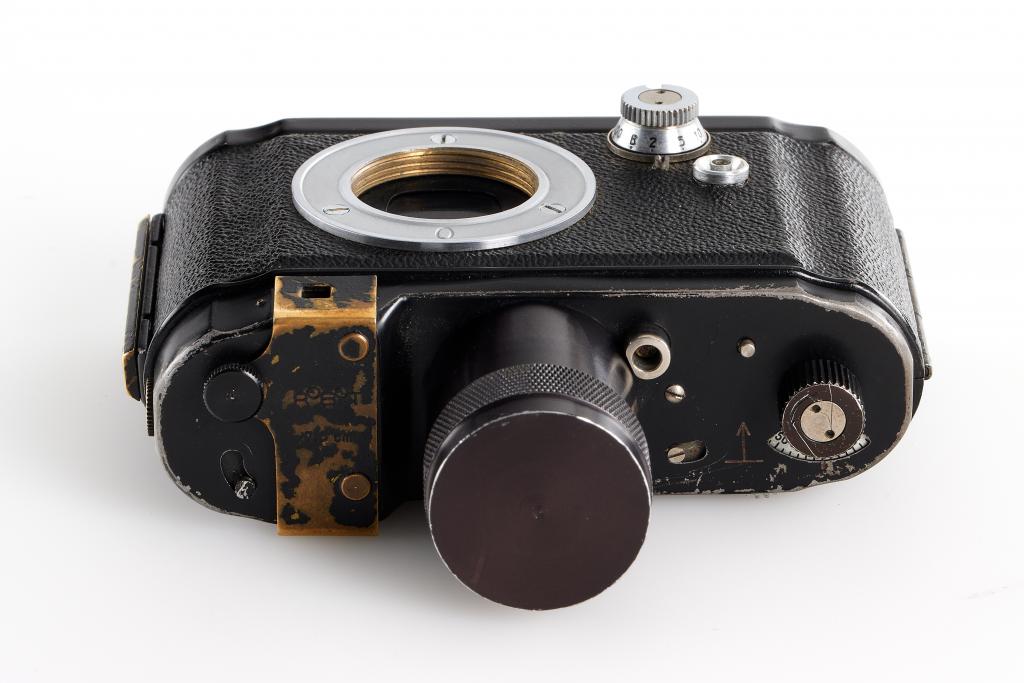 Robot II black 'Luftwaffen-Eigentum' Robot II black 'Luftwaffen-Eigentum'