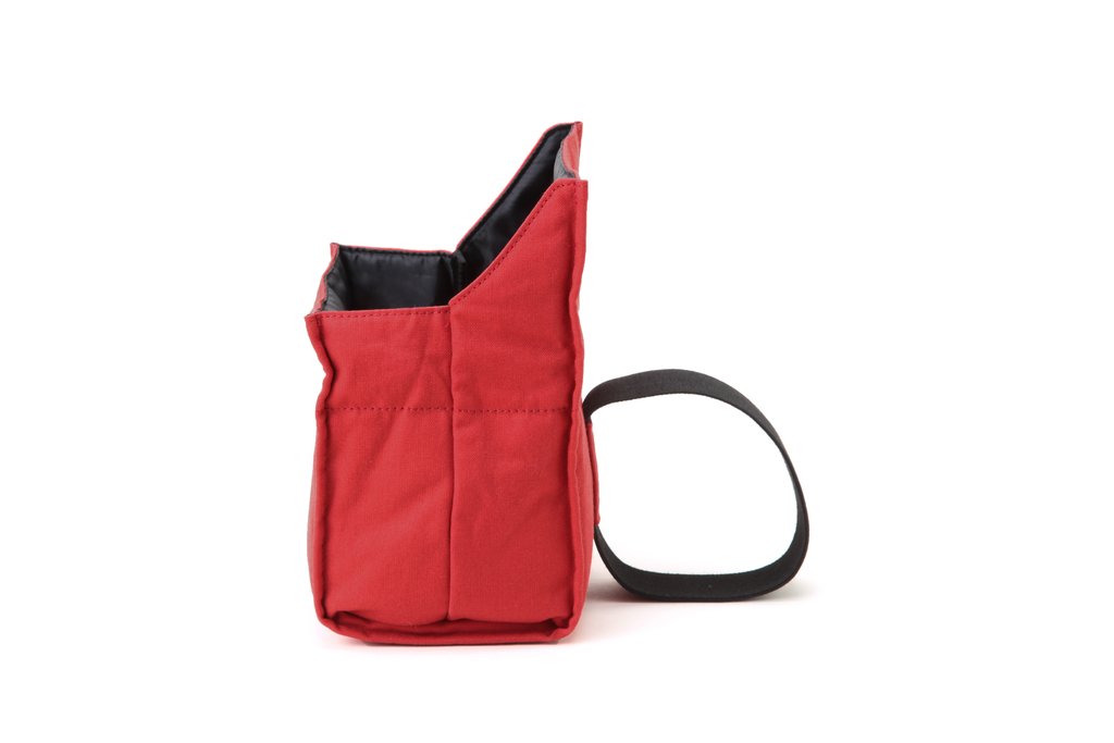Artisan&Artist Canvas camera pouch ACAM 76 RED Artisan&Artist Canvas camera pouch ACAM 76 RED