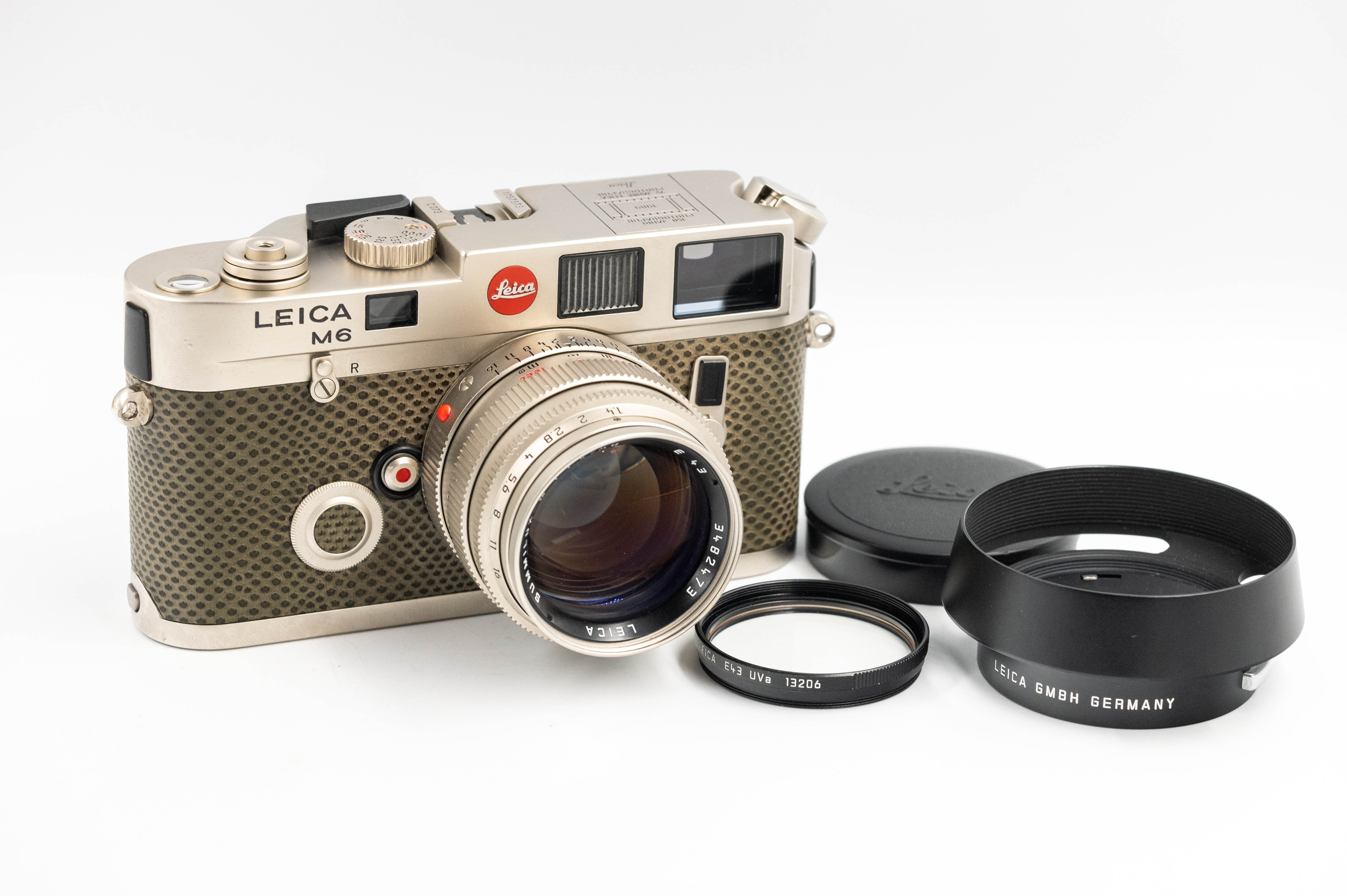Leica M6 Platinum 150 Jahre Set with Summilux-M 50mm f/1.4 10482