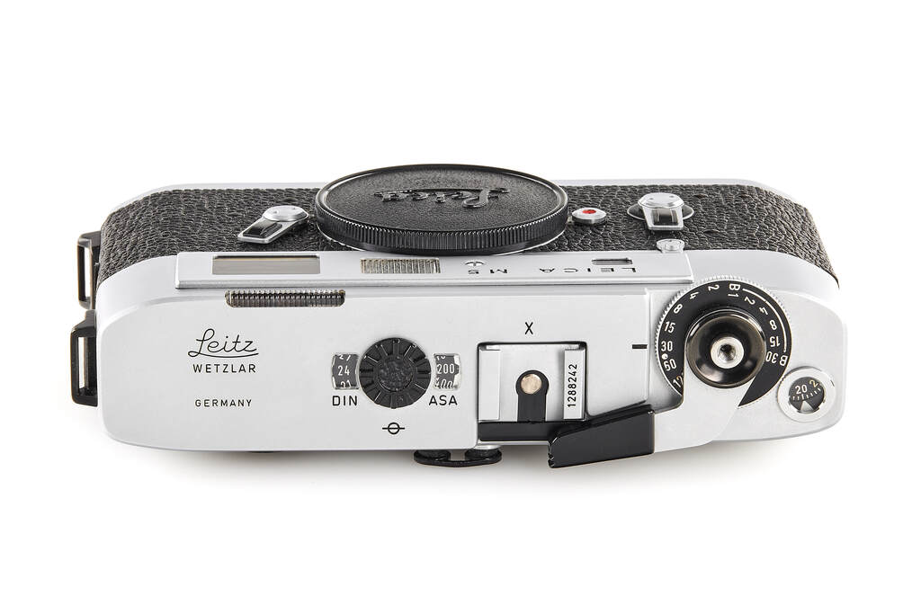 Leica M5 chrome 2-lug