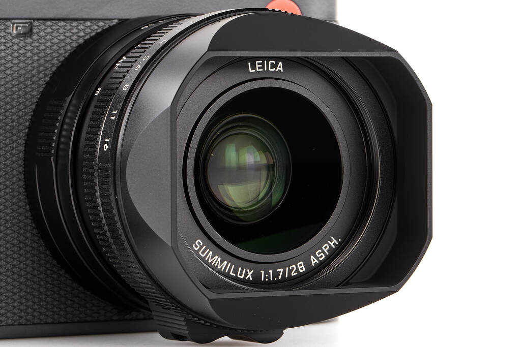 Leica Q3 19080 - like new with one year guarantee