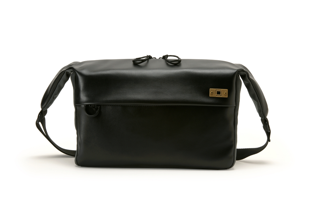 Artisan&Artist PVC leather/Nylon bag ACAM BS0002 BKGY