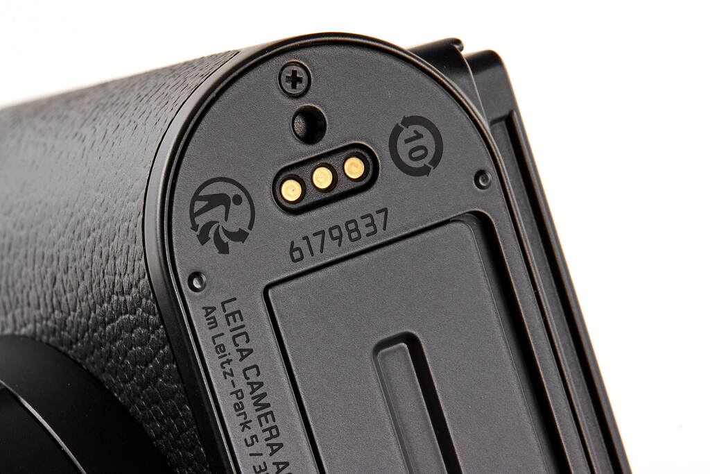 Leica Q3 Monochrom 19200 - with 2 years guarantee