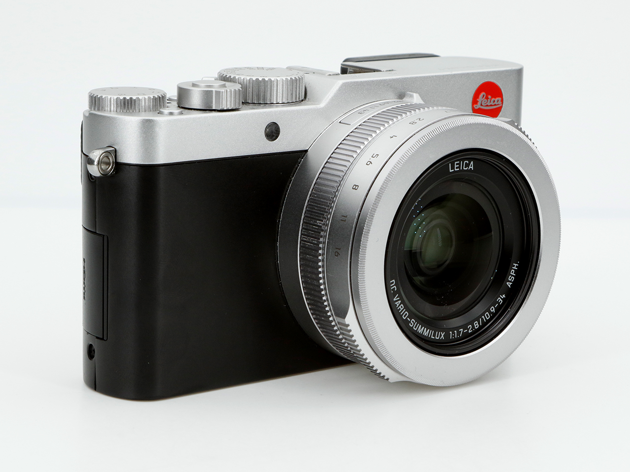 Leica compact store camera