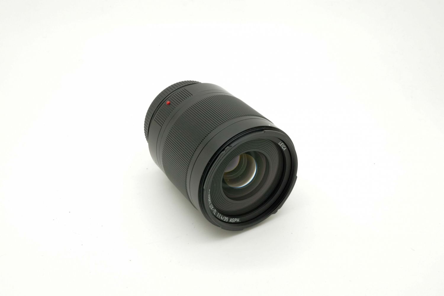 Leica Summilux-TL 1.4/35 ASPH. Leica Summilux-TL 1.4/35 ASPH.