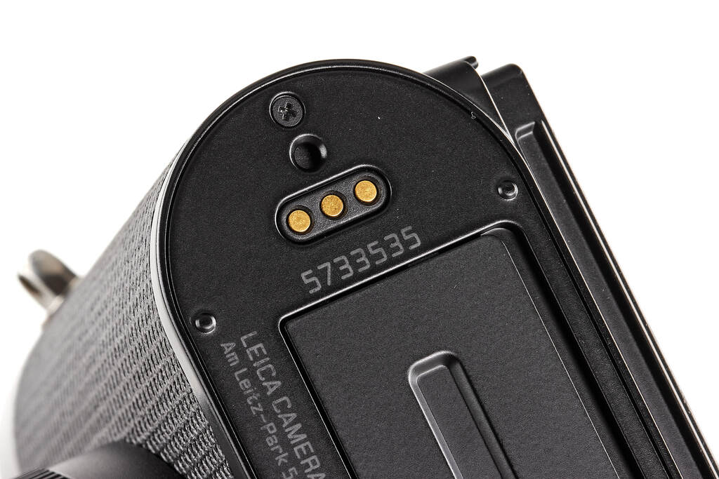 Leica Q3 19081 - with 1 year guarantee