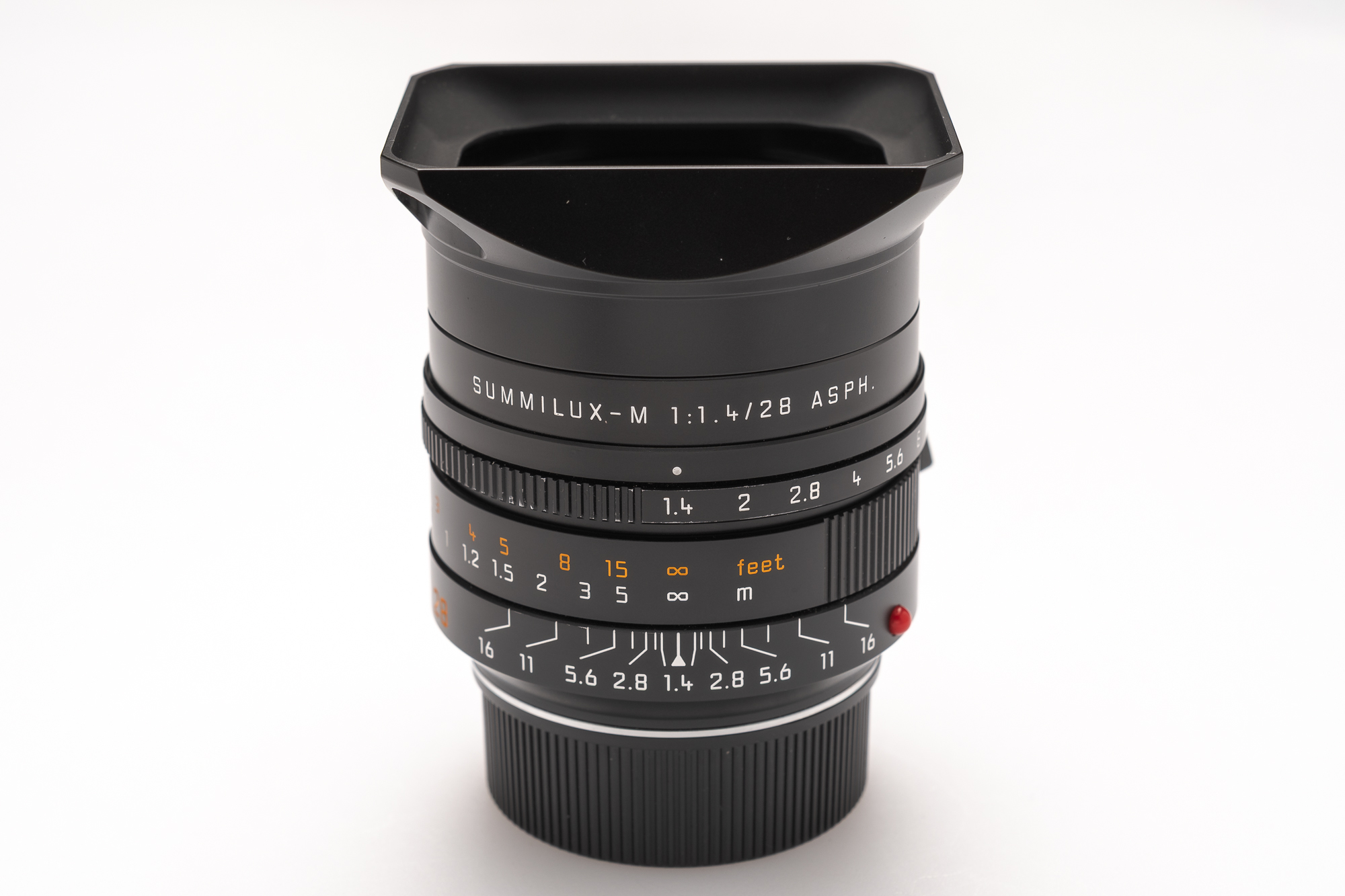 Leica 28mm Summilux-M f/1.4 ASPH., Black Anodized Leica 28mm Summilux-M f/1.4 ASPH., Black Anodized