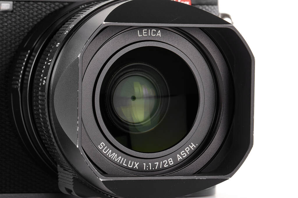 Leica Q3 19080 - with one year guarantee