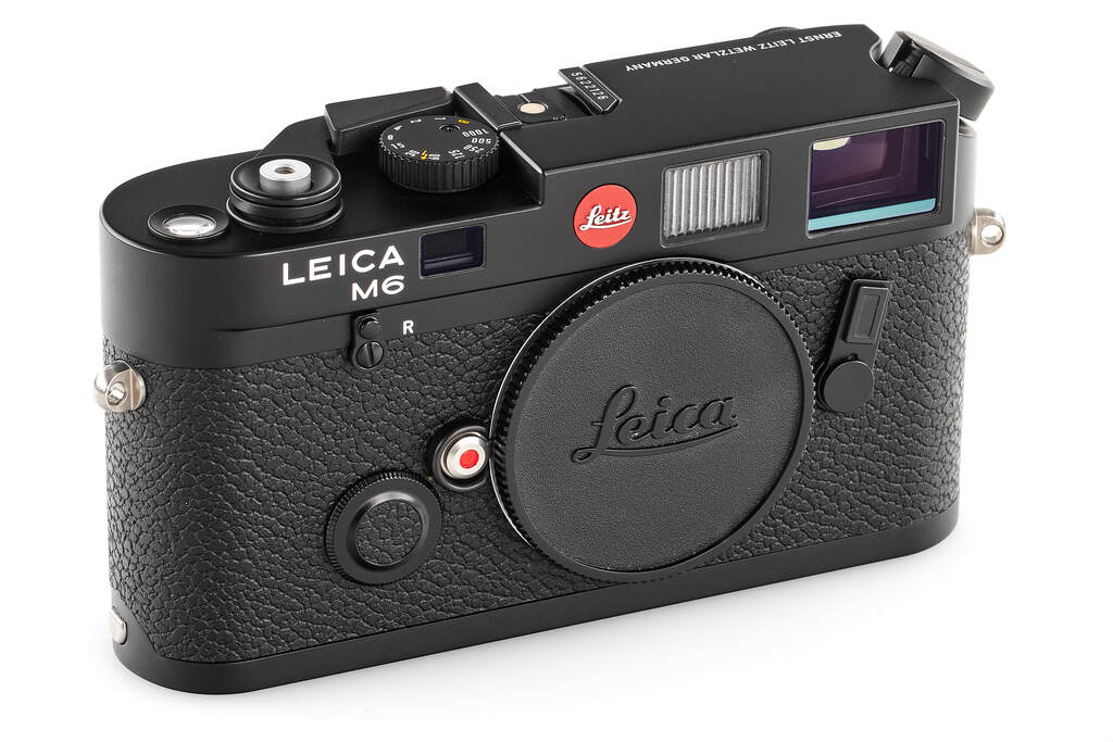 Leica M6 reissued 10557 - like new with 2 years guarantee