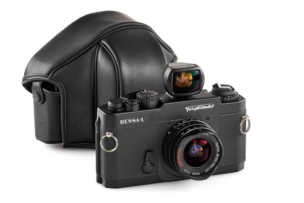 Voigtländer Bessa L outfit black
