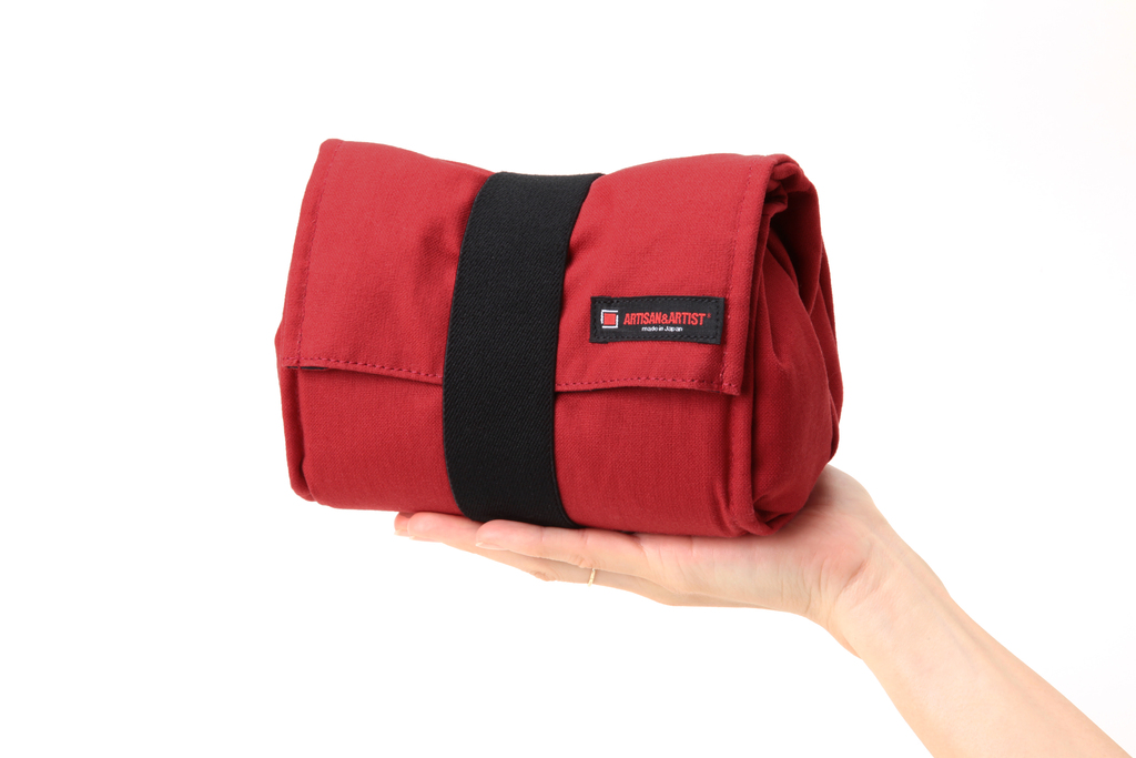 Artisan&Artist Canvas camera pouch ACAM 76 RED Artisan&Artist Canvas camera pouch ACAM 76 RED