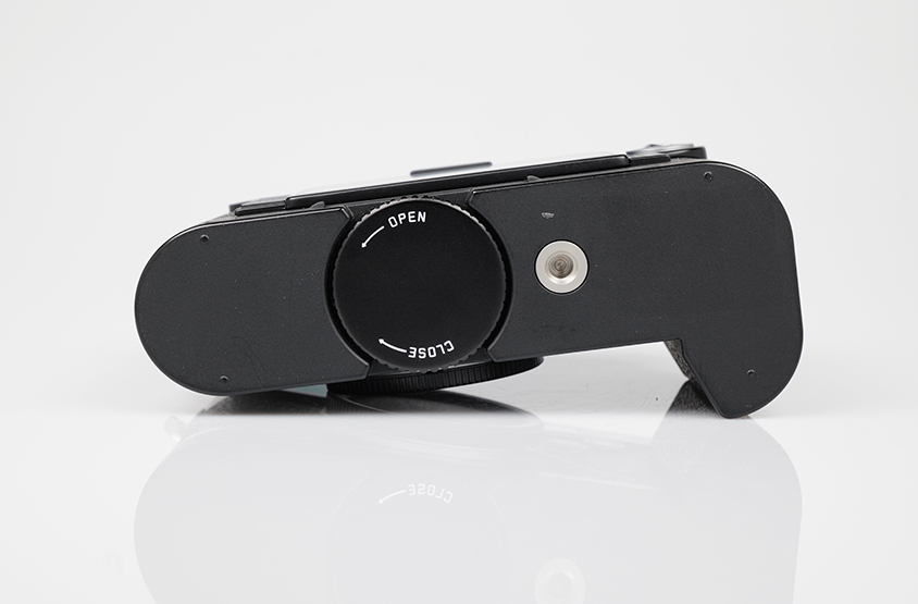 Leica M (Type 240), black lacquered