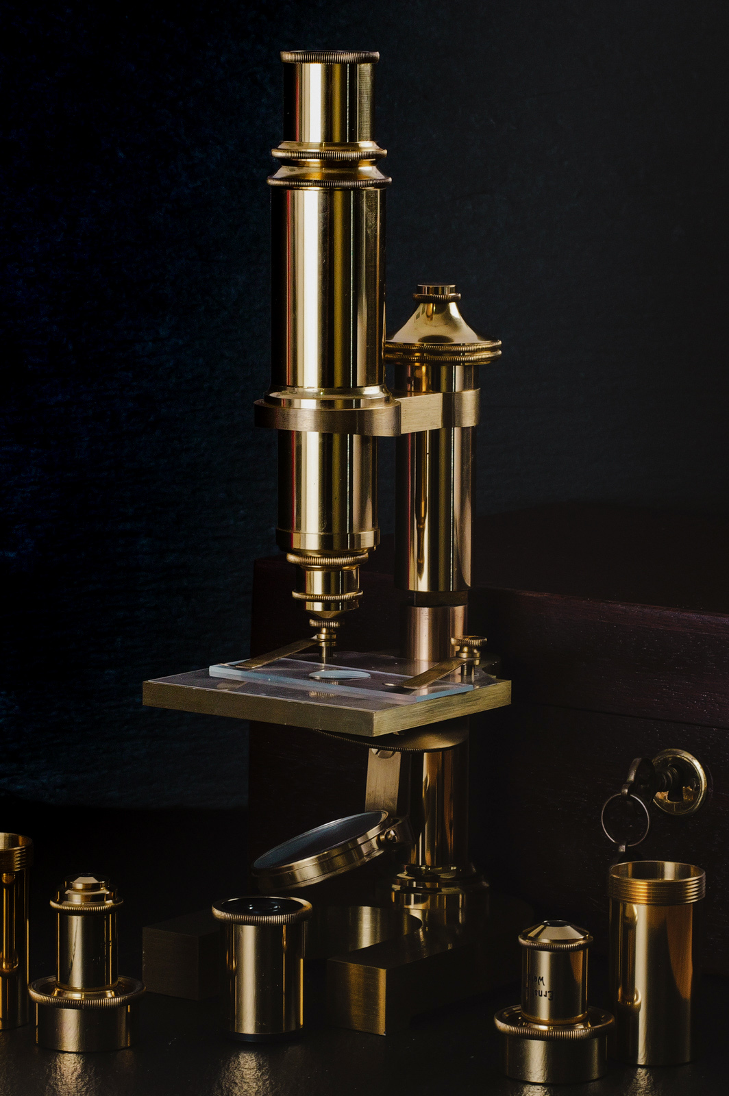 Leica Leitz Brass Microscope Leica Leitz Brass Microscope