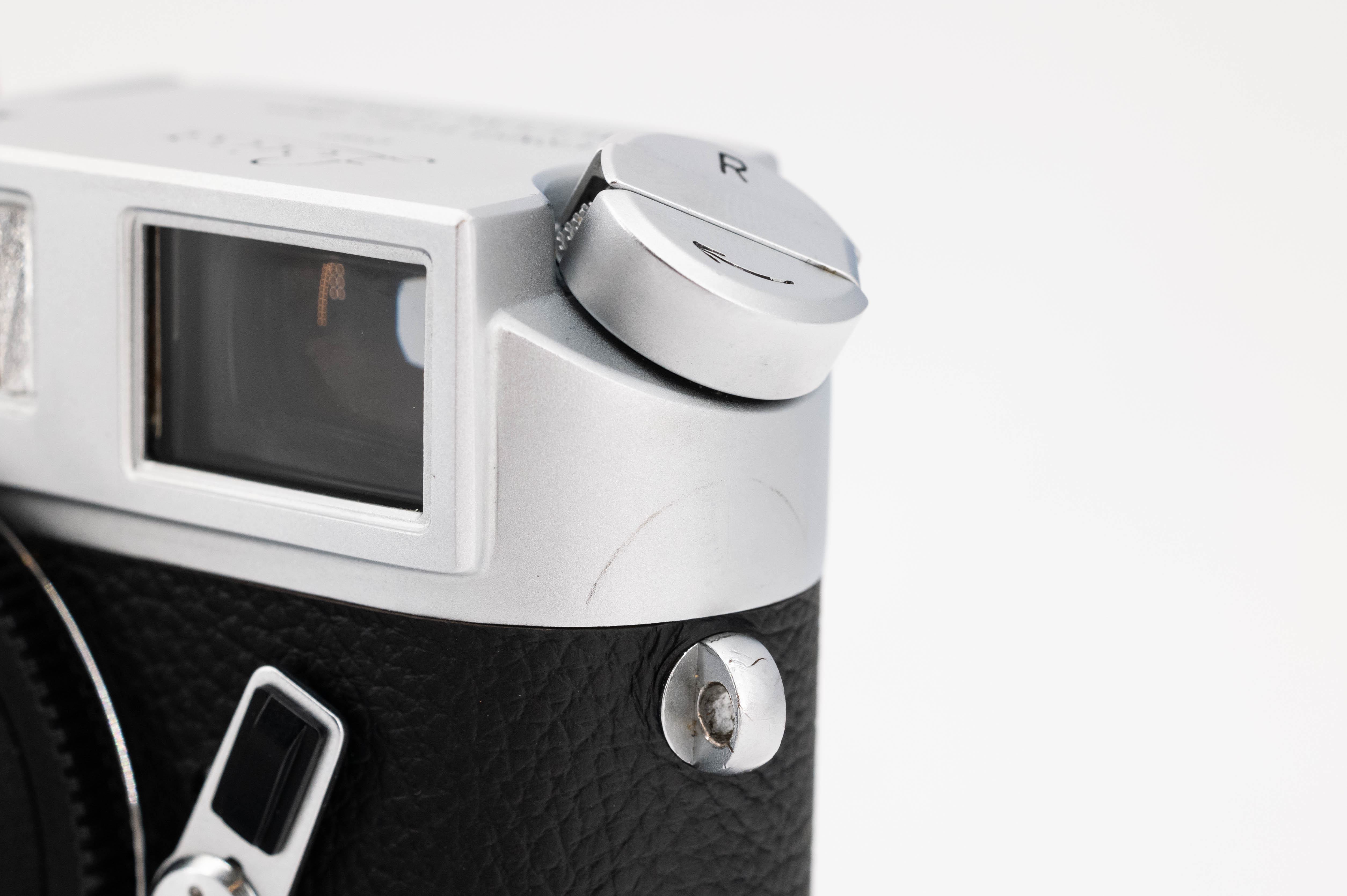 Leica M4 Silver Chrome with M-A Finder Upgrade 10400