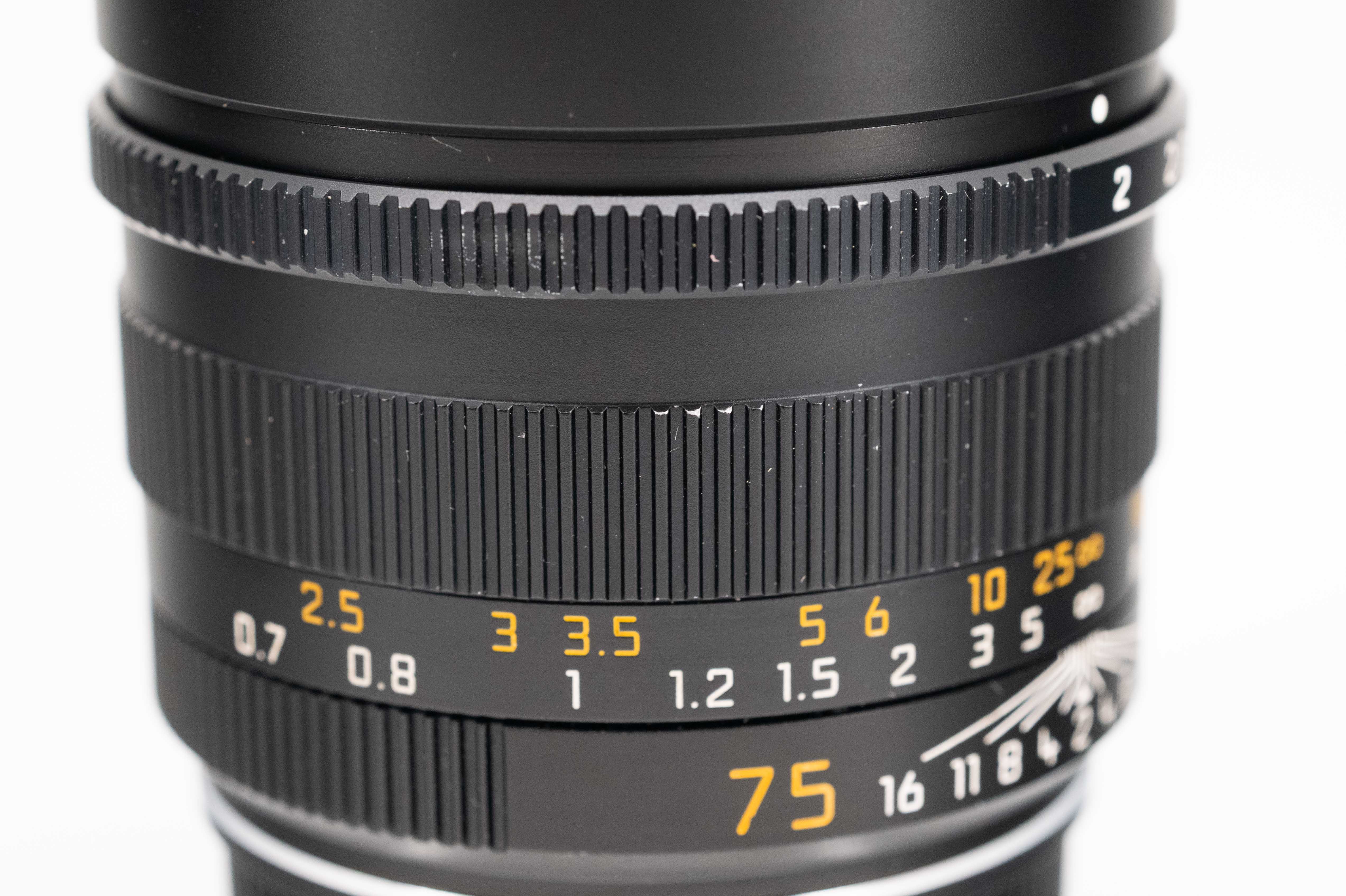 Leica APO-Summicron-M 75mm f/2 ASPH 11637 Leica APO-Summicron-M 75mm f/2 ASPH 11637