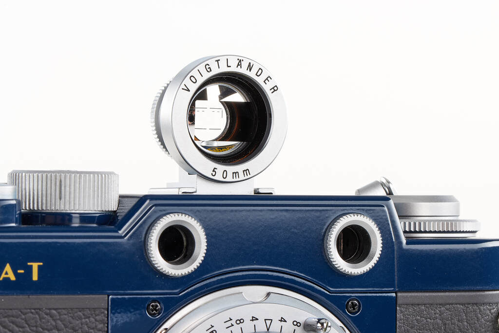 Voigtländer Bessa T "Heliar" outfit navy blue