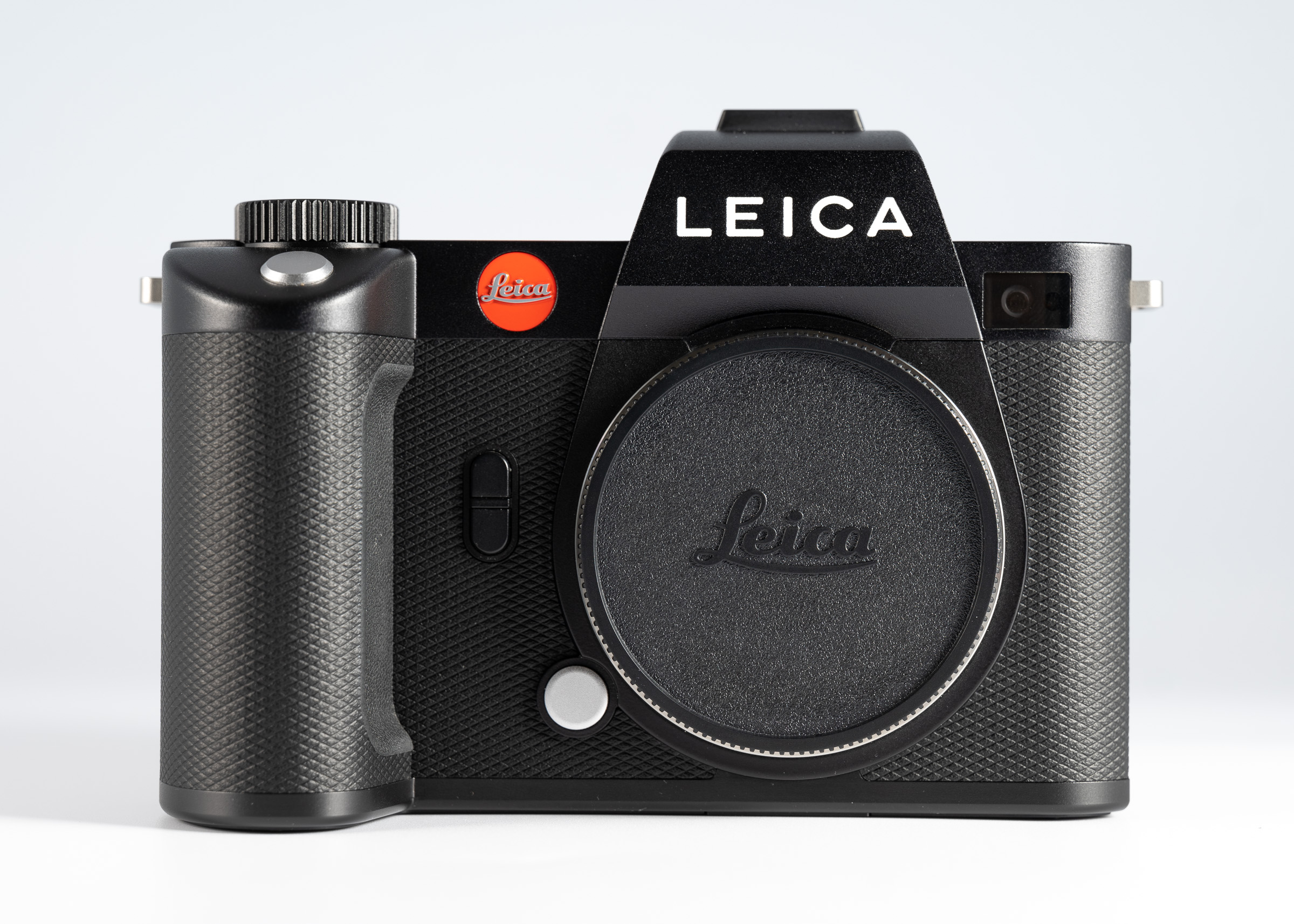 Leica SL2. black.