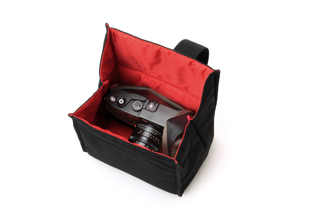Artisan&Artist Canvas camera pouch ACAM 76 BLK