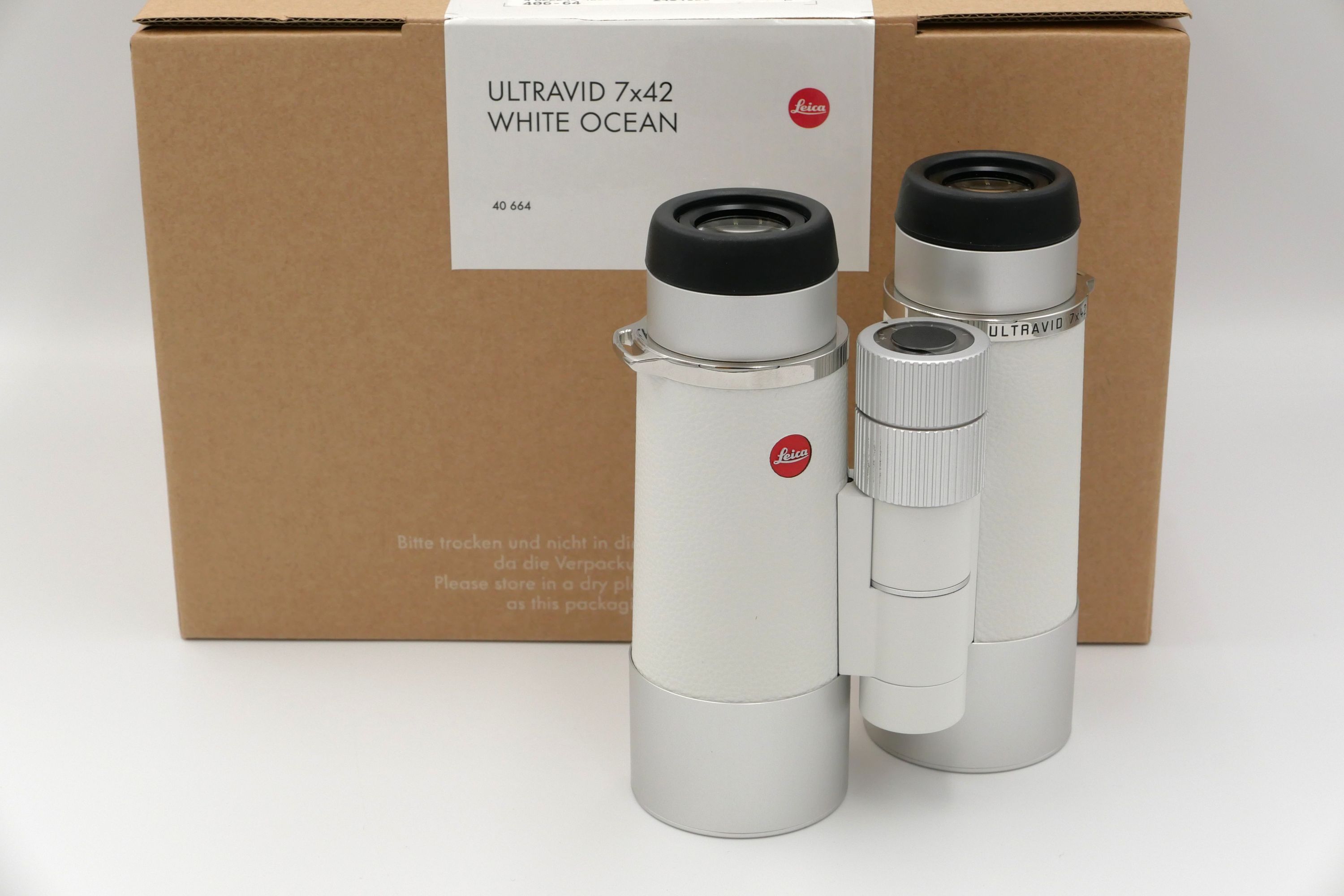 Leica Ultravid 7x42 "White Ocean"