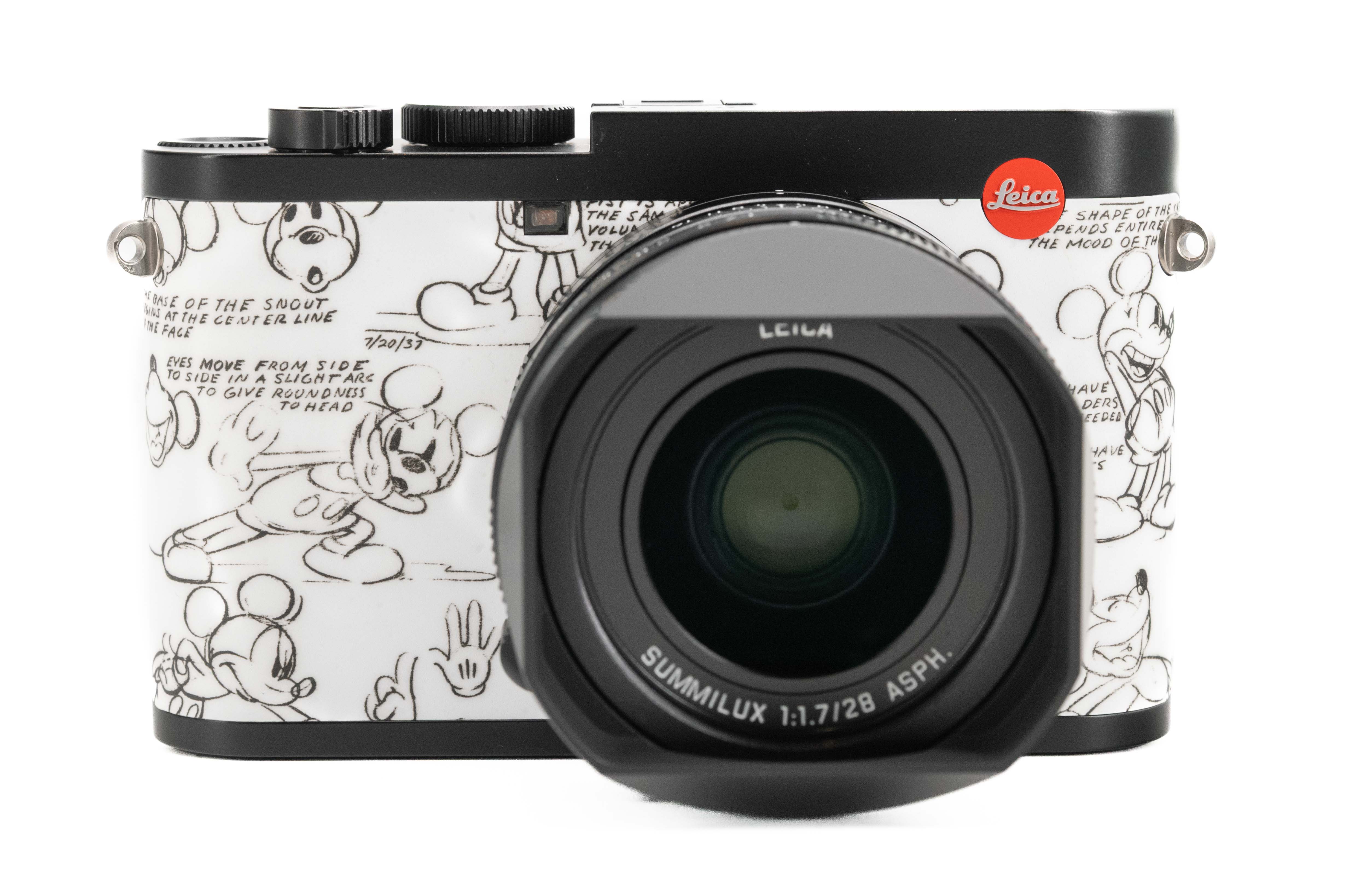 Leica Q2 Disney 100 Years of Wonder Edition 19092