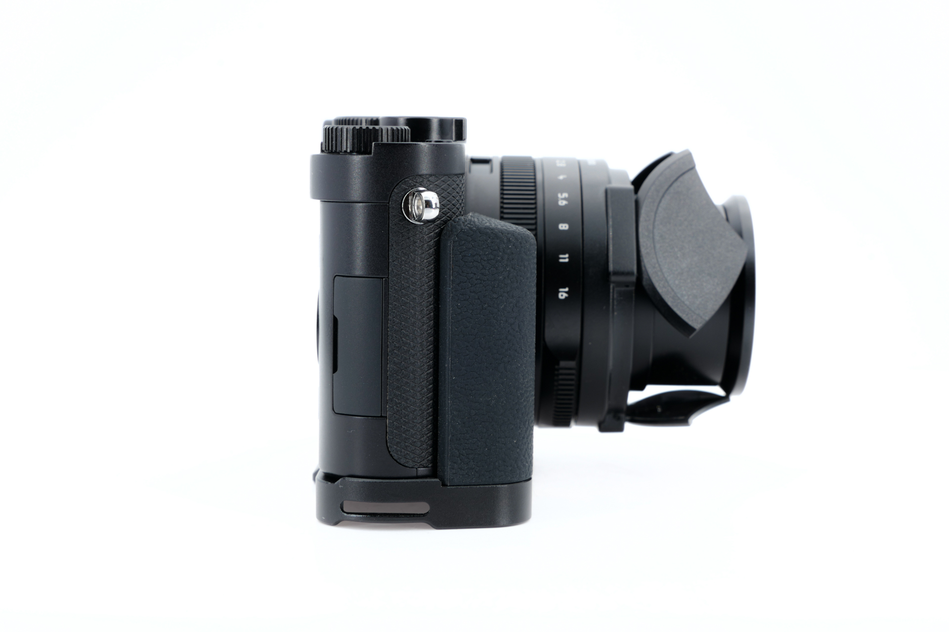 LEICA D-LUx 8 painted black