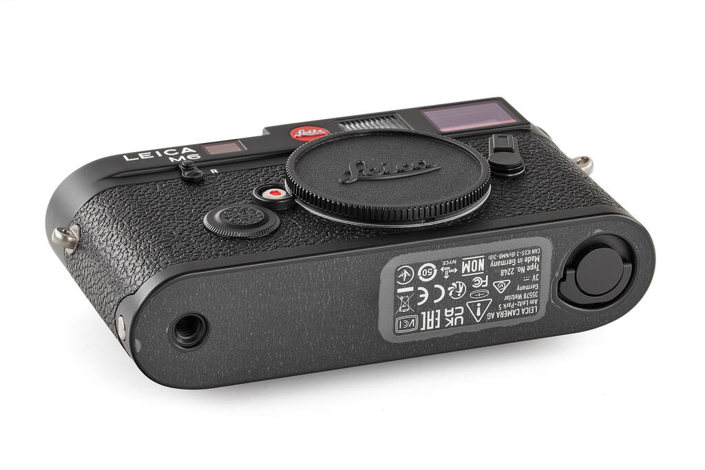 Leica M6 reissued 10557 - like new with 2 year guarantee