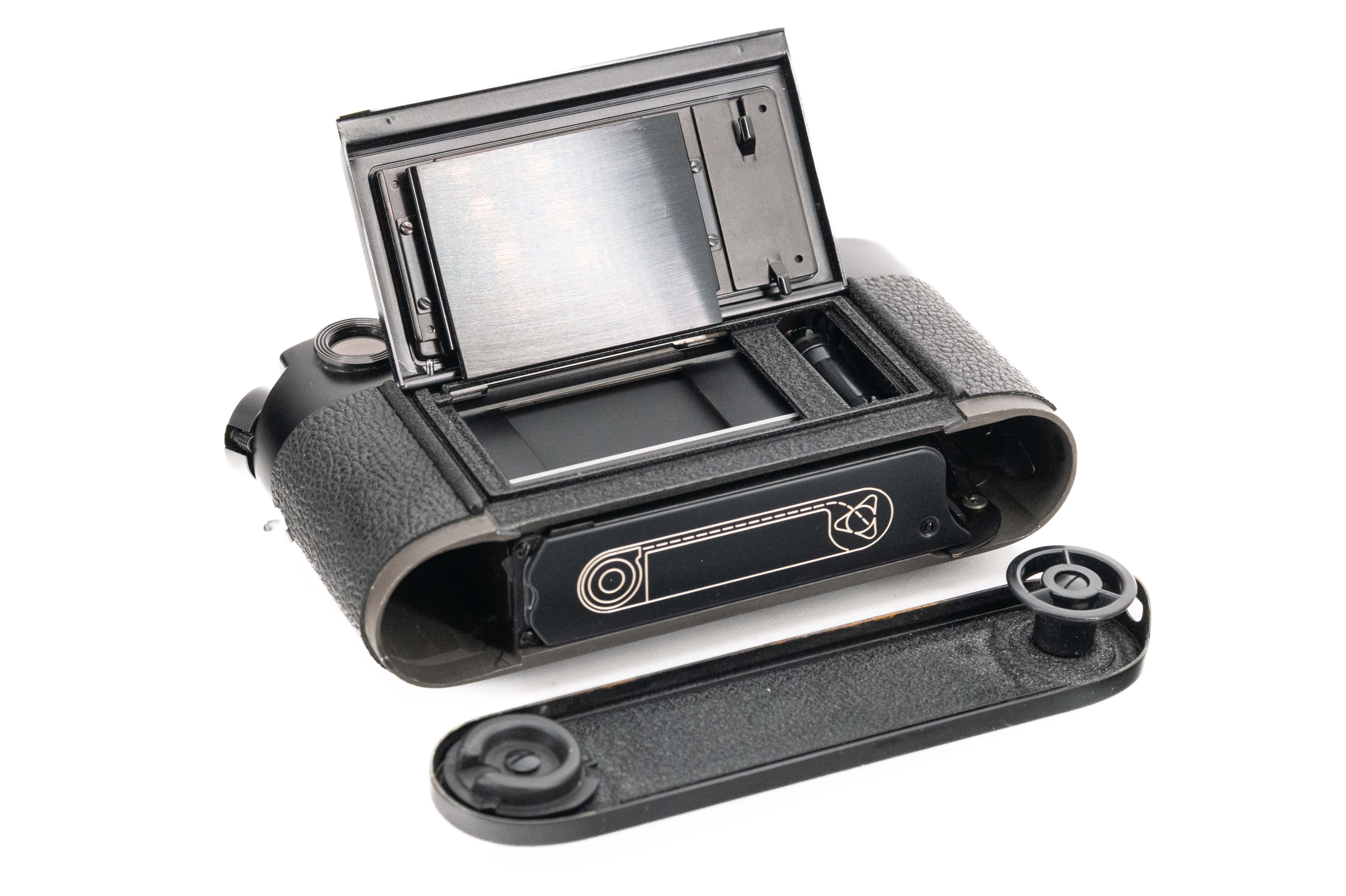 Leica M4 Black Paint Outfit