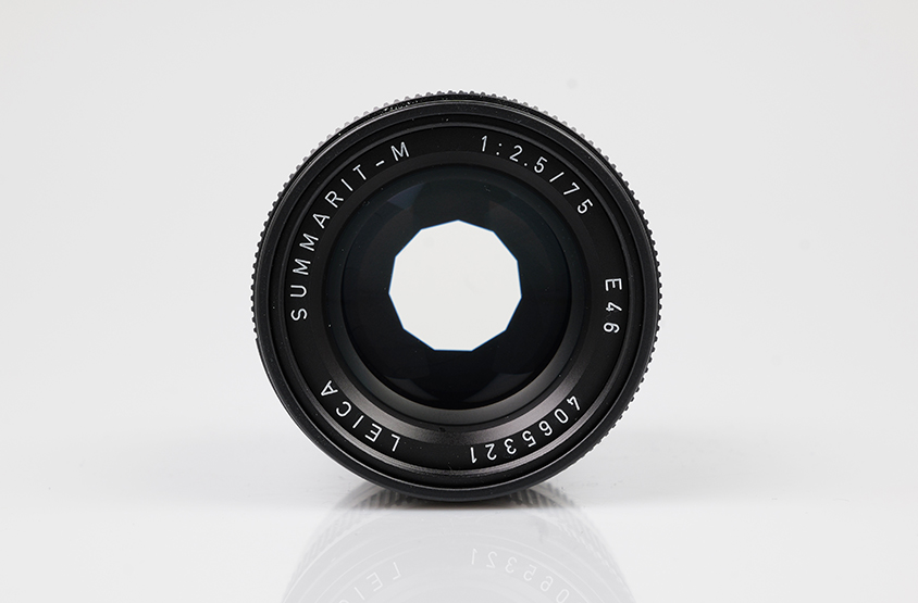 Leica SUMMARIT-M 2.5/75 mm, black anodised.