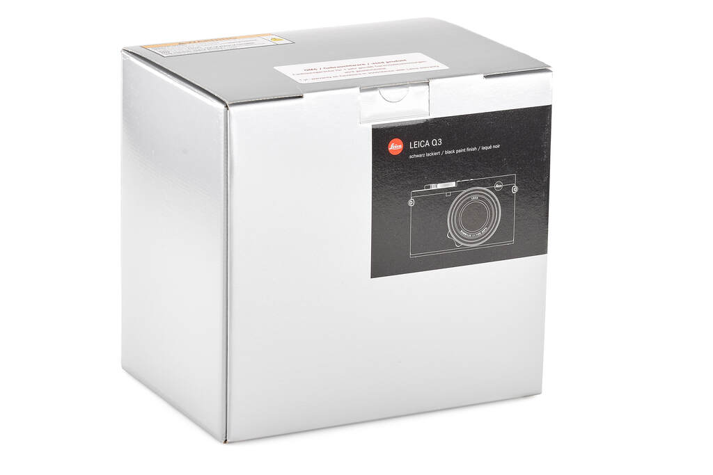 Leica Q3 19080 - like new with one year guarantee