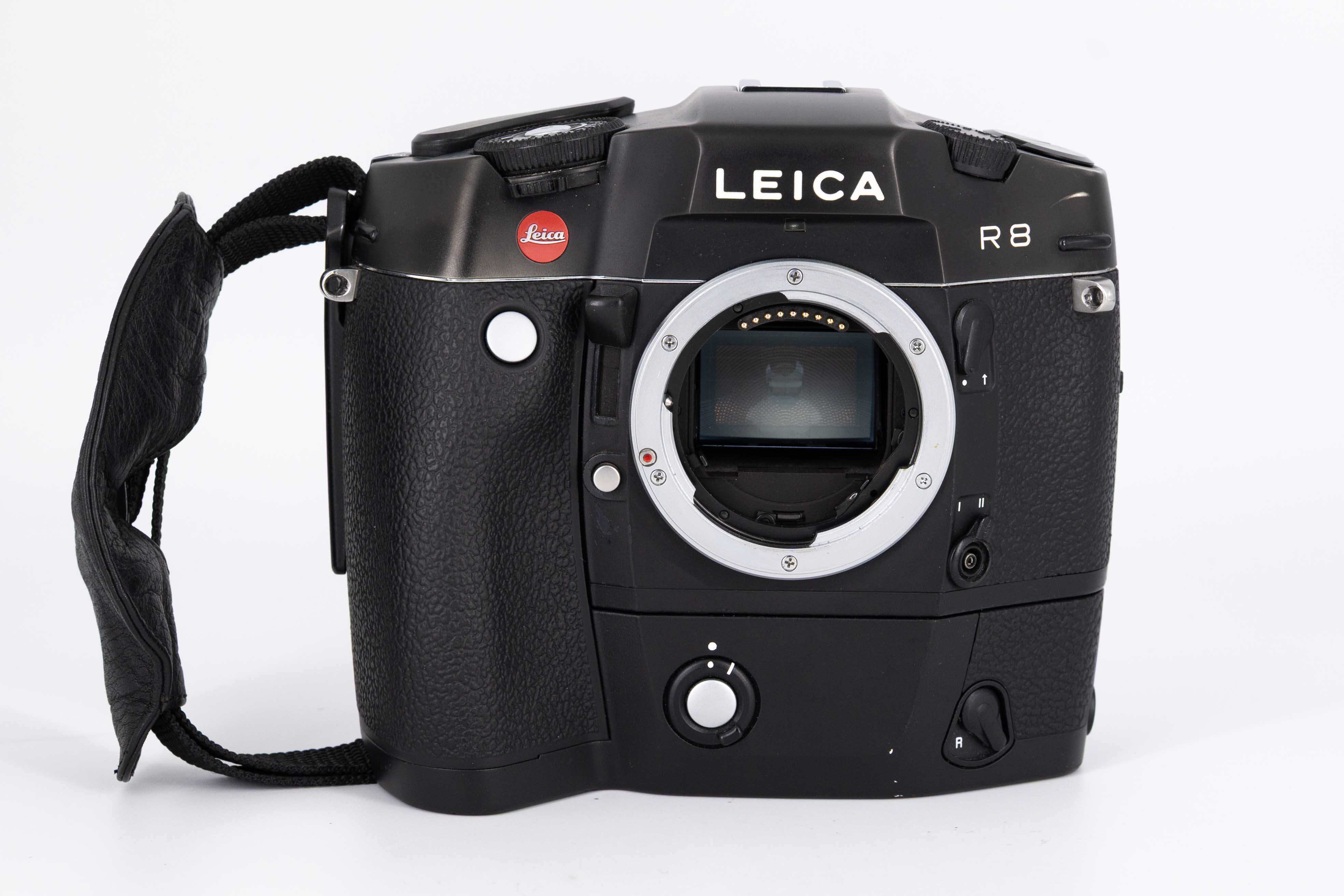 R8, schwarz verchromt