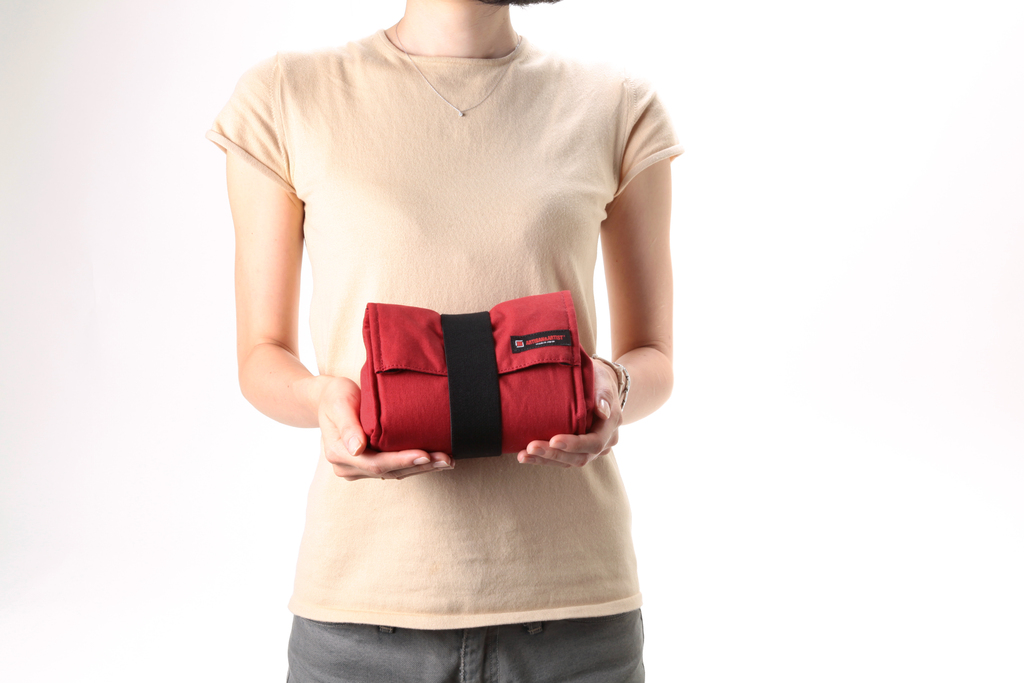 Artisan&Artist Canvas camera pouch ACAM 76 RED Artisan&Artist Canvas camera pouch ACAM 76 RED