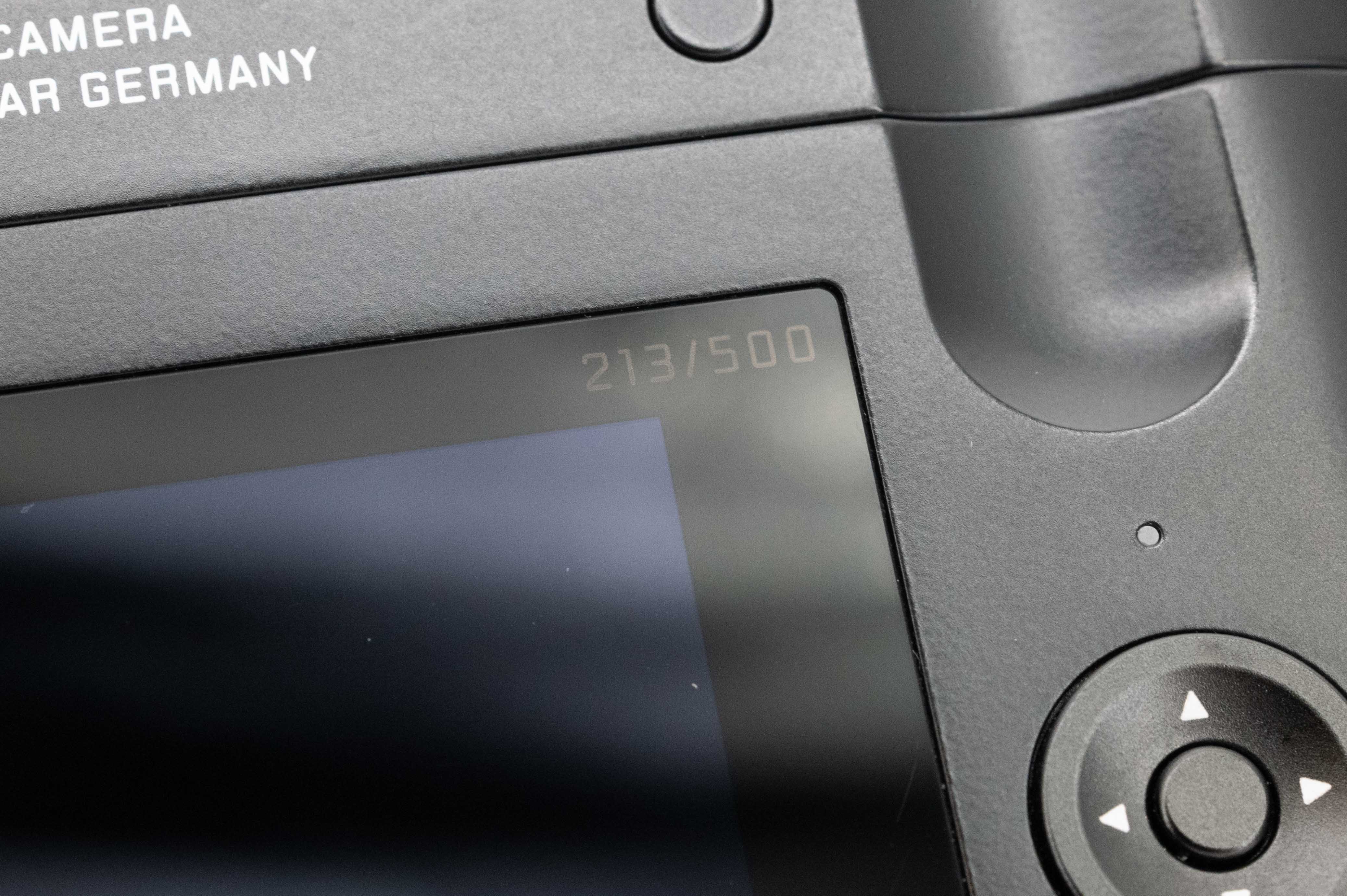 Leica Q2 Disney 100 Years of Wonder Edition 19092