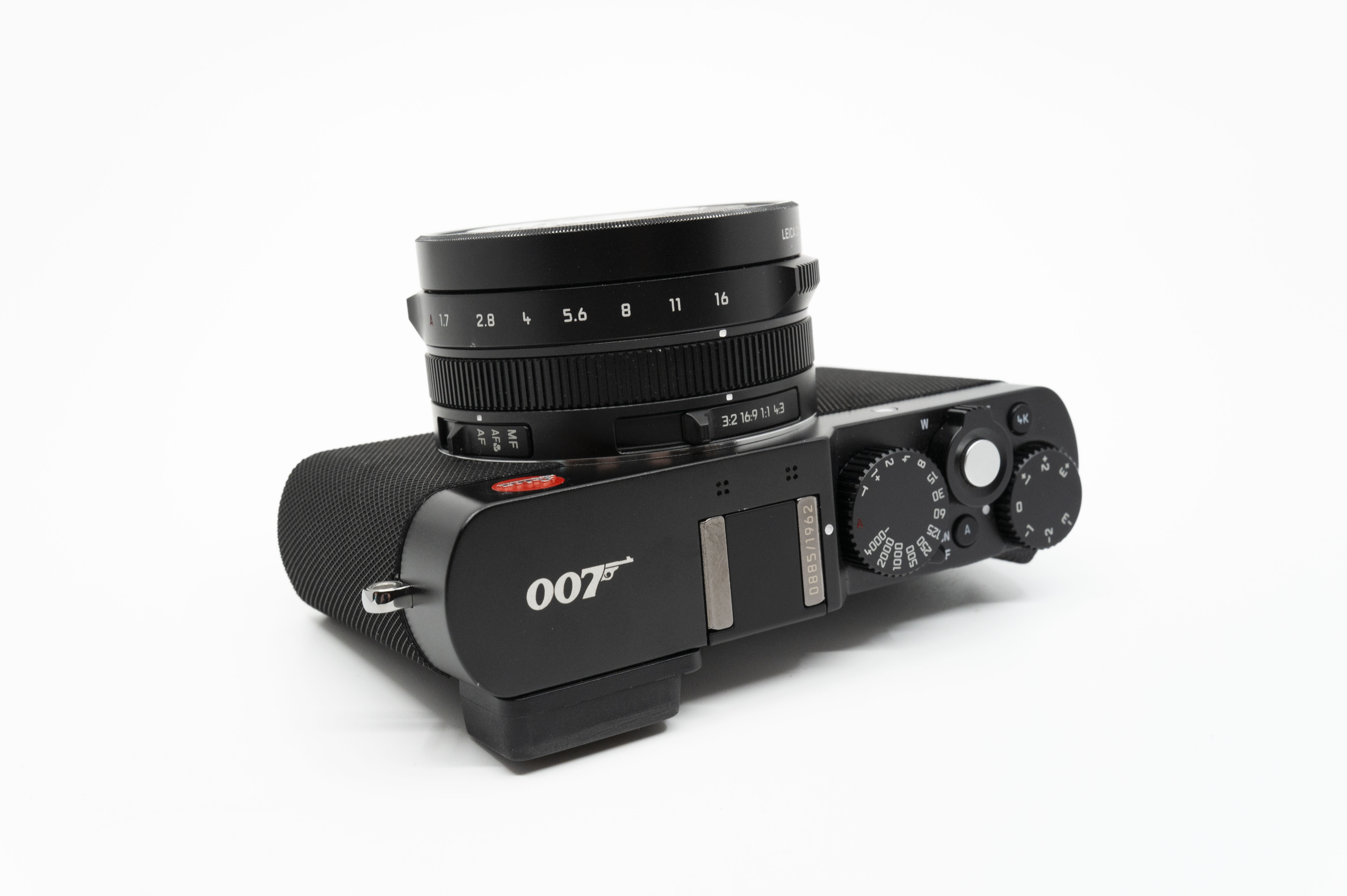 Leica D-LUX 7 "007 EDITION" (19185)