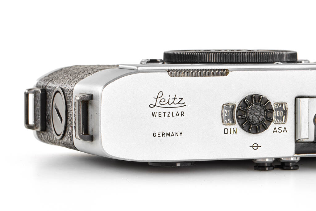 Leica M5 chrome 2-lug